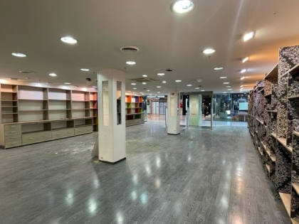 Location Commerces LORMONT - Photo 1