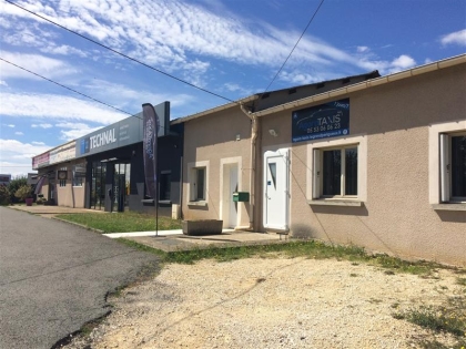 Location Commerces CHAMPCEVINEL - Photo 1