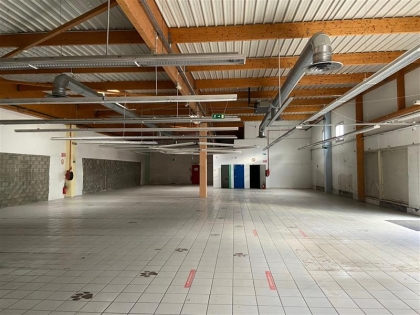 Location Commerces SAINT ETIENNE - Photo 3