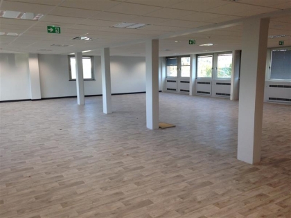 Location Bureaux NEUVILLE EN FERRAIN - Photo 3