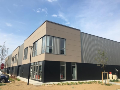 Location Entrepôts LESQUIN - Photo 1