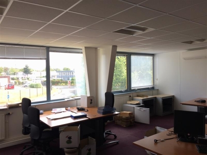 Location Bureaux LEZENNES - Photo 3
