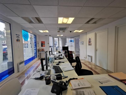 Location Commerces LILLE - Photo 2