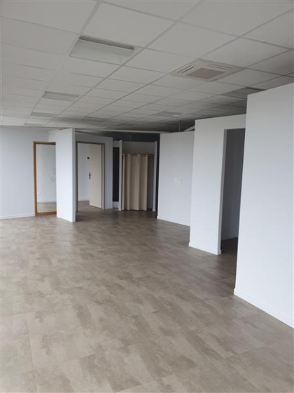 Location Bureaux TOMBLAINE - Photo 1