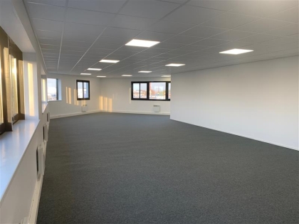 Advenis RES - Immobilier d'entreprises