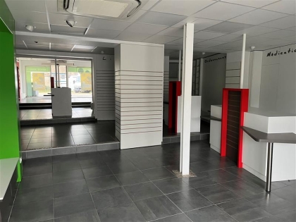 Location Commerces SAINT HILAIRE SAINT MESMIN - Photo 1