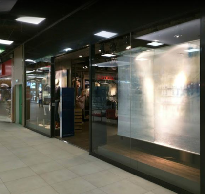 Location Commerces SAINT JEAN DE LA RUELLE - Photo 1
