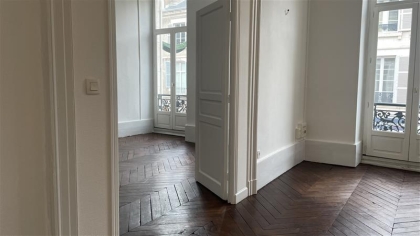 Vente Investisseur Bureaux ORLEANS - Photo 1