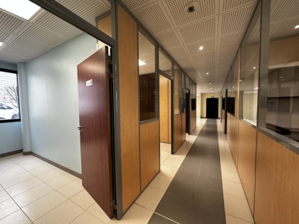 Location Bureaux CHANTELOUP LES VIGNES - Photo 1
