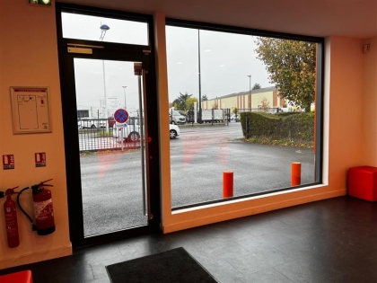 Location Commerces CHAMBRAY LES TOURS - Photo 3