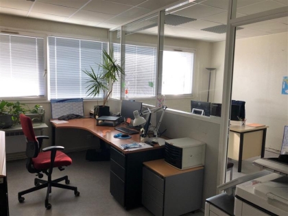 Location Bureaux SAINT AVERTIN - Photo 1