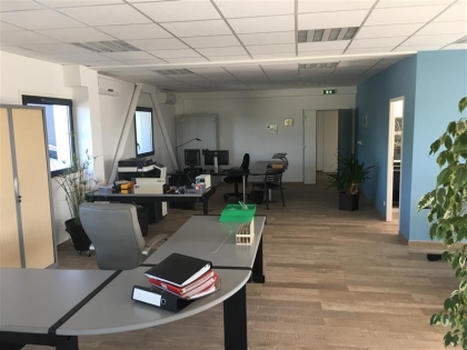 Location Bureaux VAILHAUQUES - Photo 2