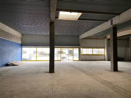 Location Commerces MAUGUIO - Photo 2