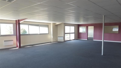 Location Bureaux MONTGERMONT - Photo 1