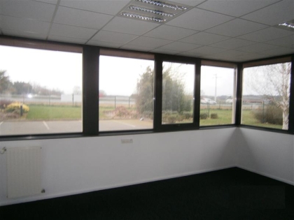 Location Bureaux LAMBALLE - Photo 3