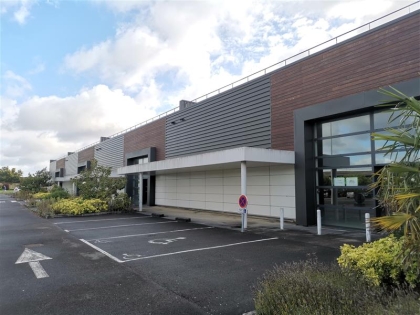 Location Commerces LANVALLAY - Photo 1