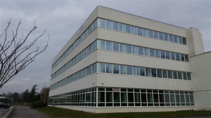 Location Bureaux et activités légères BUC - Photo 1