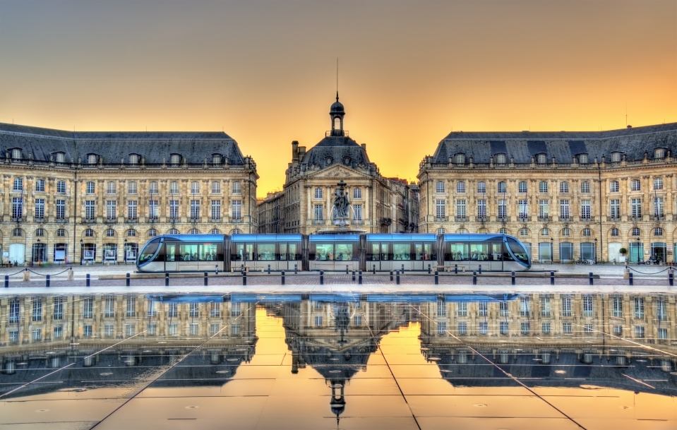 LOCAUX D'ACTIVITE BORDEAUX