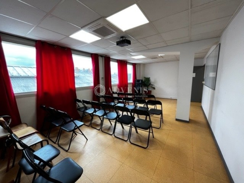 Location Bureaux TOURS (37000) - Photo 1