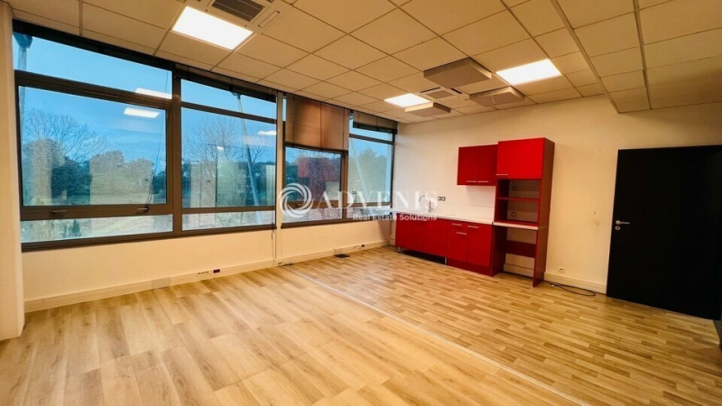 Location Bureaux PESSAC (33600) - Photo 9