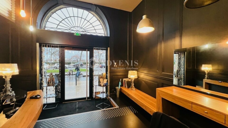 Location Commerces BORDEAUX (33300) - Photo 1