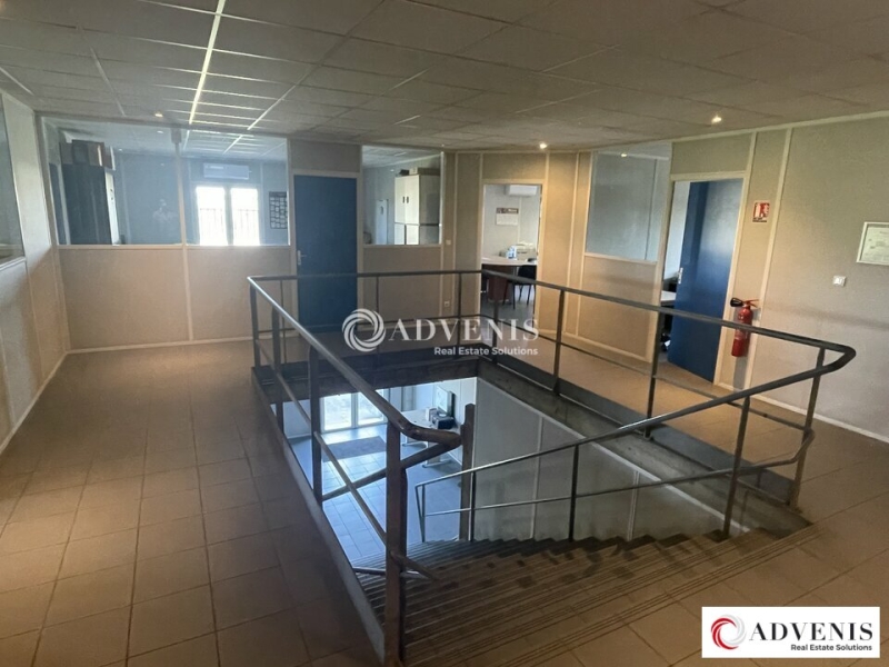 Vente Investisseur Activités Entrepôts AMBARÈS ET LAGRAVE (33440) - Photo 12