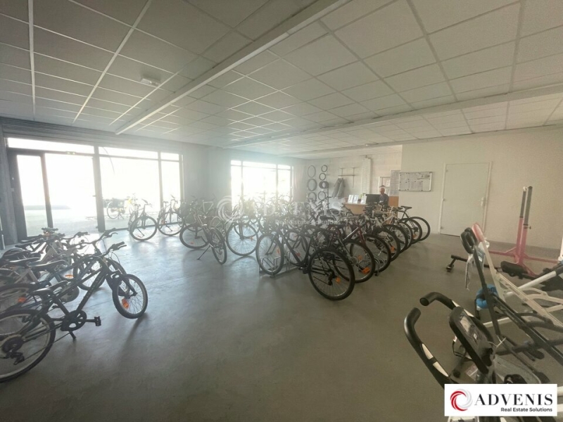 Location Activités Entrepôts AMBARÈS ET LAGRAVE (33440) - Photo 8