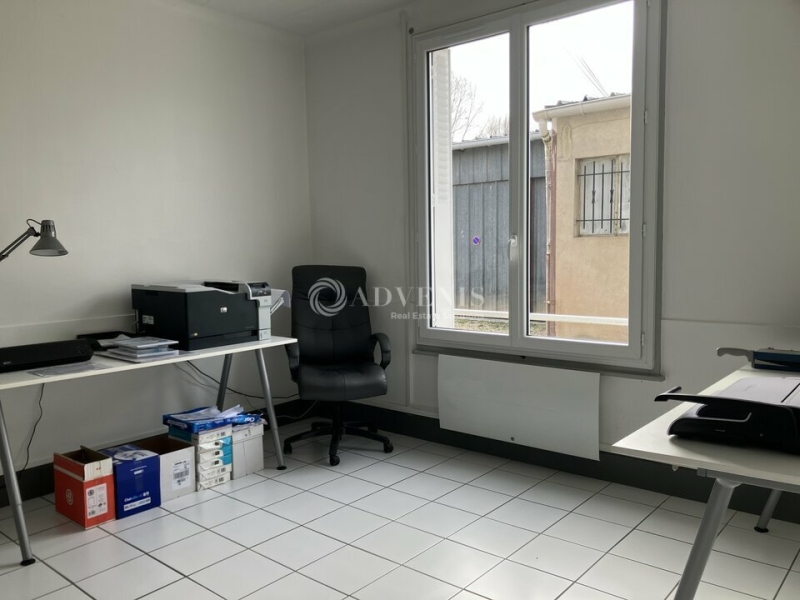 Location Bureaux SAINT DOULCHARD (18230) - Photo 4