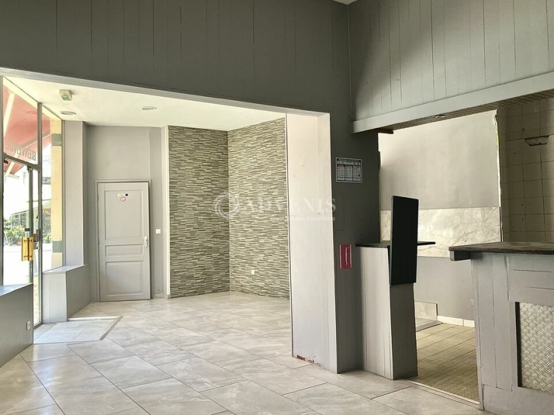Location Commerces MEHUN-SUR-YÈVRE (18500) - Photo 1