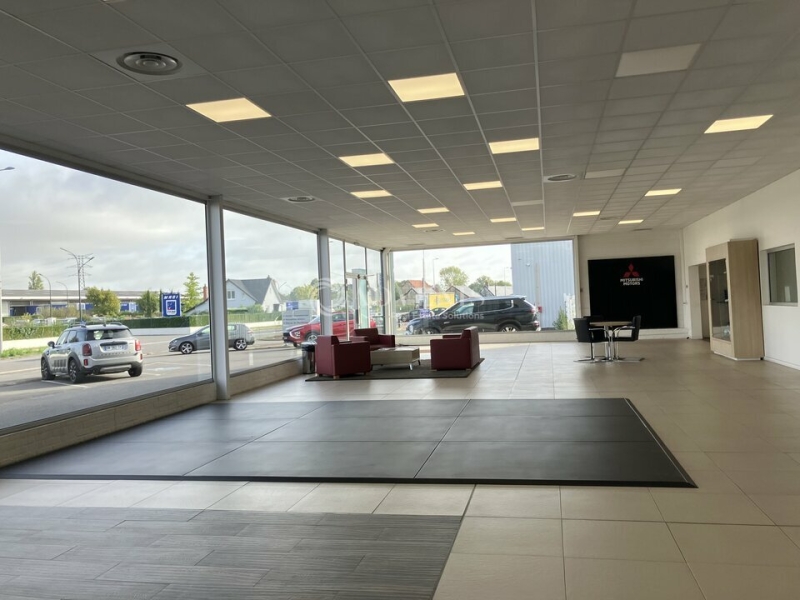 Vente Investisseur Activités Entrepôts SAINT-DOULCHARD (18230) - Photo 3