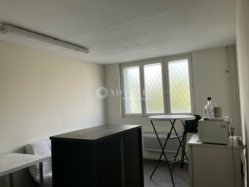 Vente Investisseur Activités Entrepôts SAINT-DOULCHARD (18230) - Photo 6