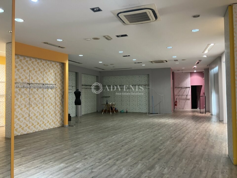 Location Commerces BOURGES (18000) - Photo 2