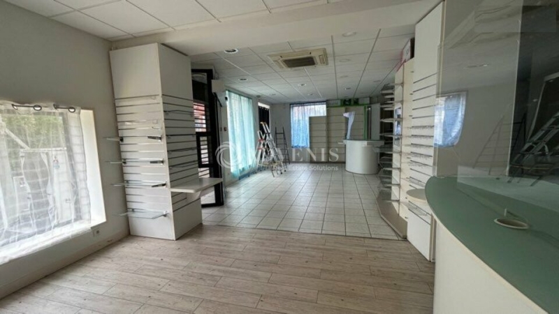 Location Commerces BOURGES (18000) - Photo 1