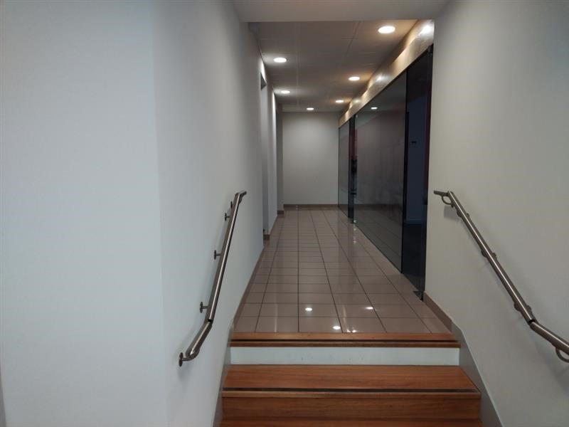 Location Bureaux ROCHEFORT (17300) - Photo 4