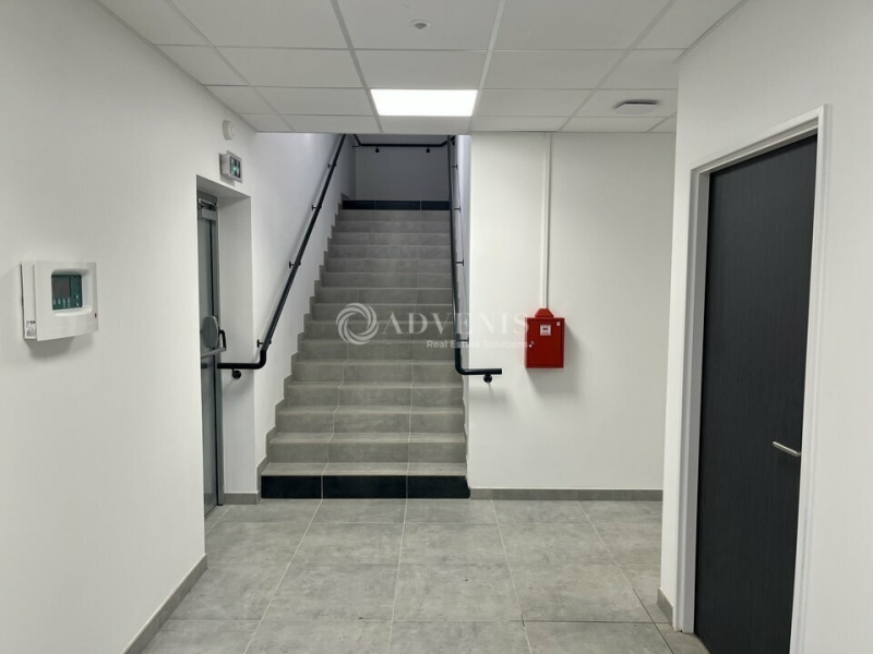 Location Entrepôts CONFLANS SAINTE HONORINE (78700) - Photo 2