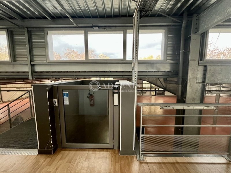 Vente Investisseur Activités Entrepôts CHANTELOUP LES VIGNES (78570) - Photo 5