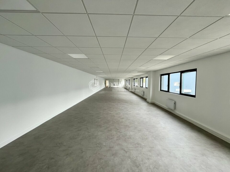 Location Entrepôts SAINT OUEN L'AUMONE (95310) - Photo 9