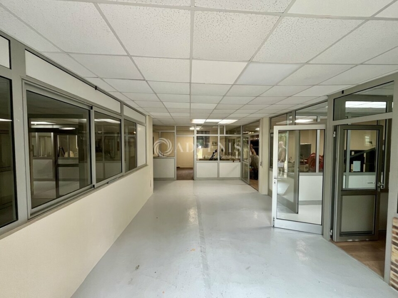 Location Activités Entrepôts ERAGNY (95610) - Photo 5
