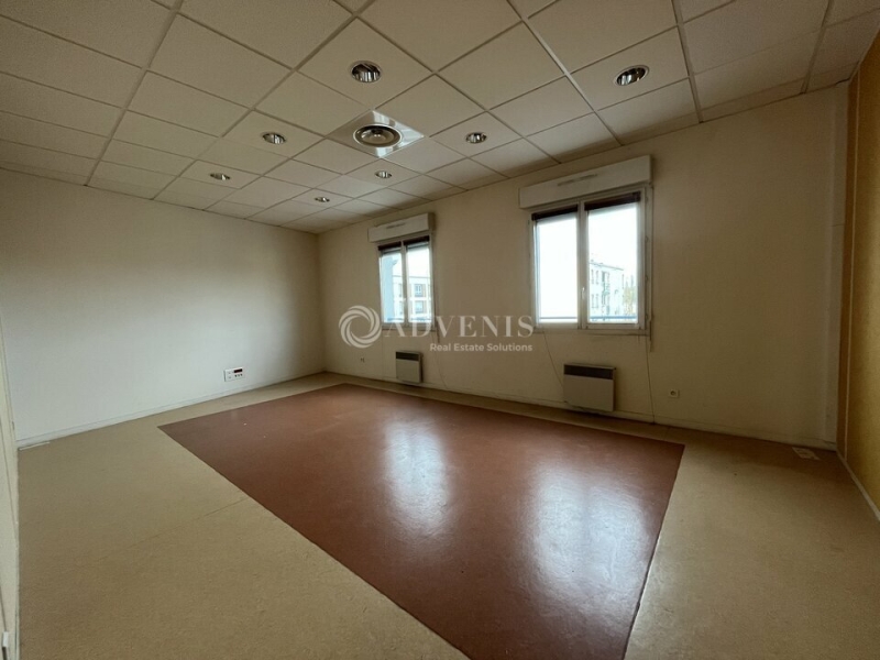 Vente Investisseur Bureaux DAMMARIE LES LYS (77190) - Photo 3