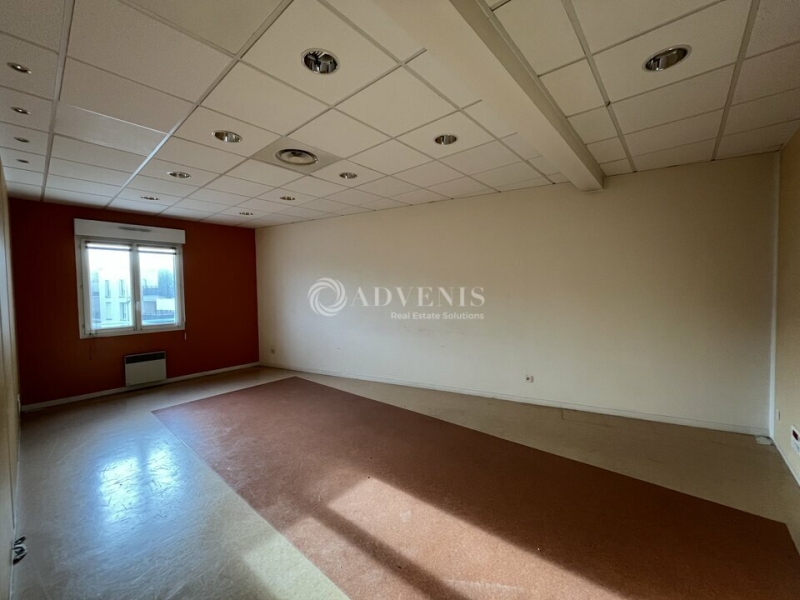 Vente Investisseur Bureaux DAMMARIE LES LYS (77190) - Photo 4