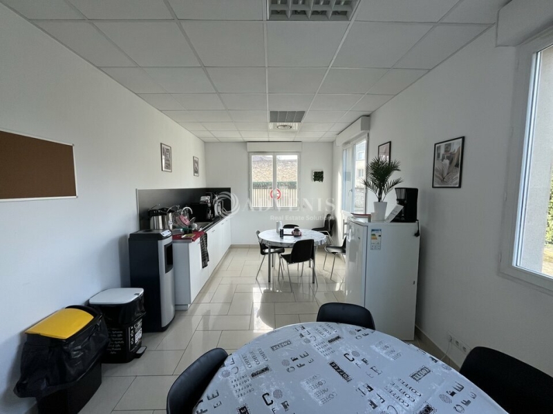 Vente Investisseur Bureaux DAMMARIE LES LYS (77190) - Photo 6