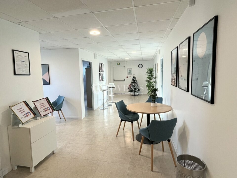 Vente Investisseur Bureaux DAMMARIE LES LYS (77190) - Photo 8