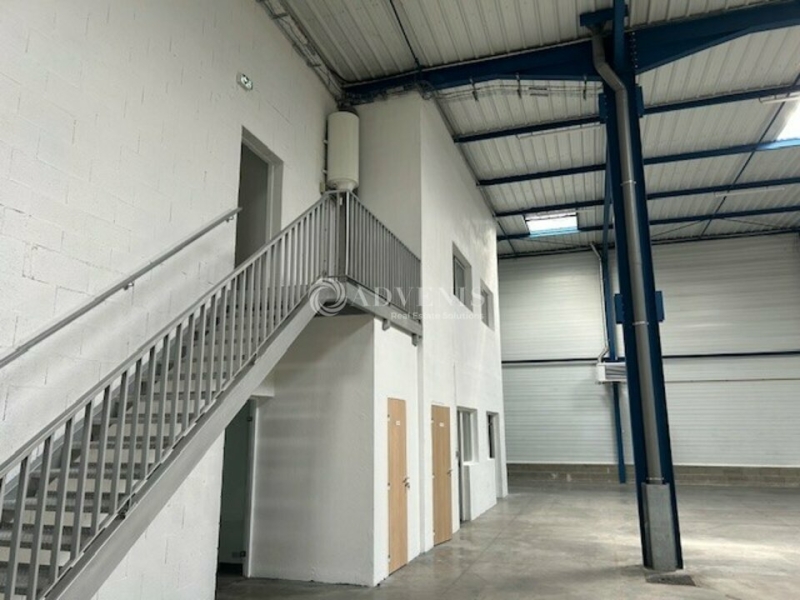 Location Activités Entrepôts DAGNEUX (01120) - Photo 4