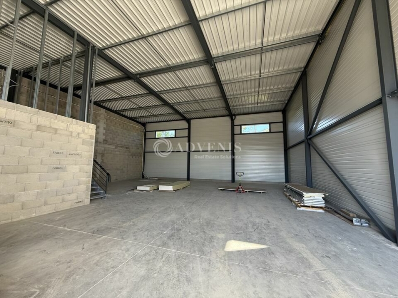 Location Activités Entrepôts CHASSIEU (69680) - Photo 1