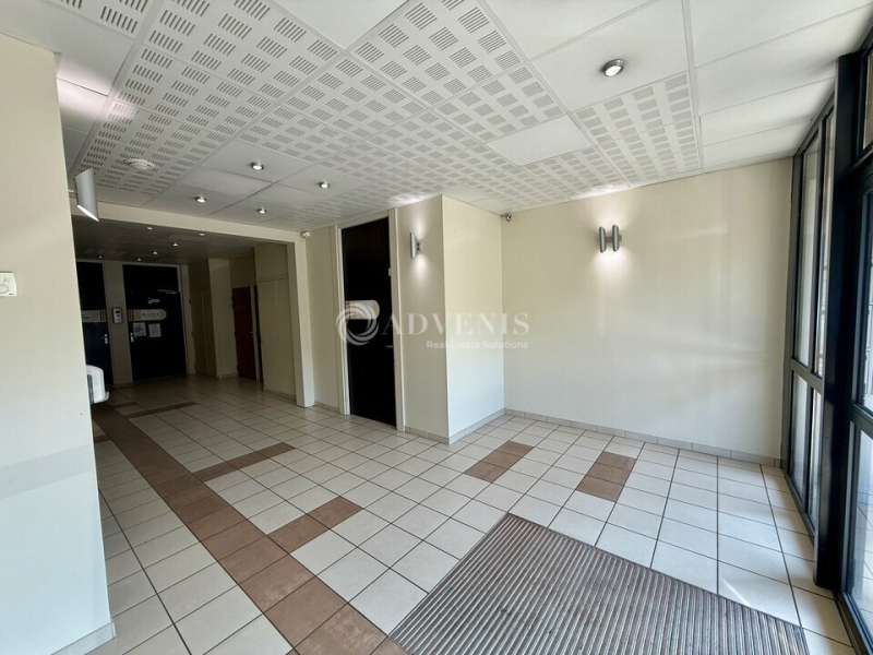 Location Bureaux SAINT PRIEST (69800) - Photo 2