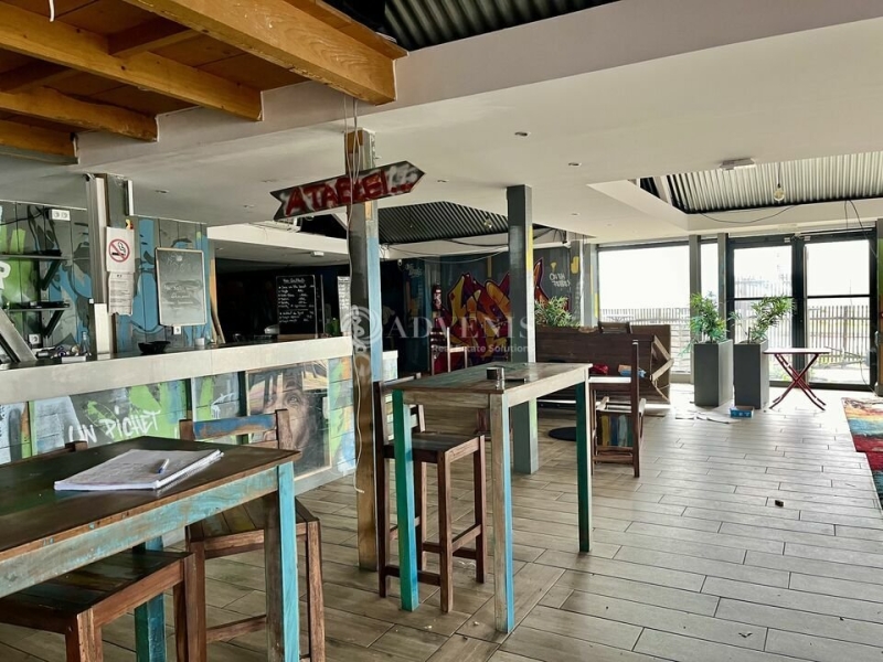 Location Commerces SAINT-BONNET-DE-MURE (69720) - Photo 2