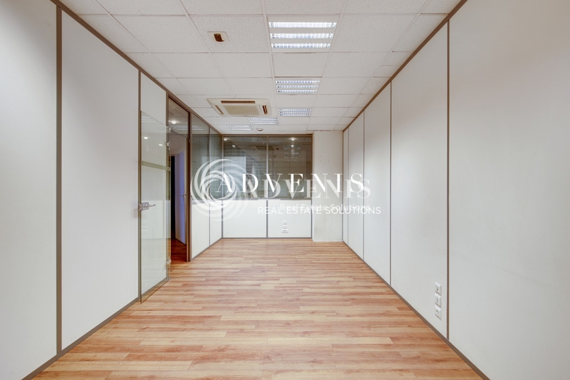 Location Bureaux PARIS (75015) - Photo 10