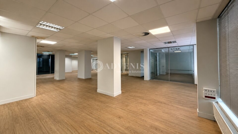 Location Bureaux PARIS (75015) - Photo 11