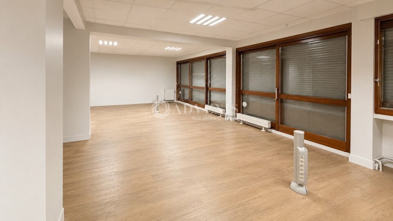 Location Bureaux PARIS (75015) - Photo 12