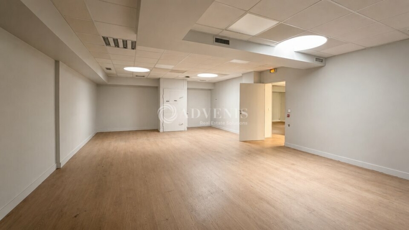 Location Bureaux PARIS (75015) - Photo 7
